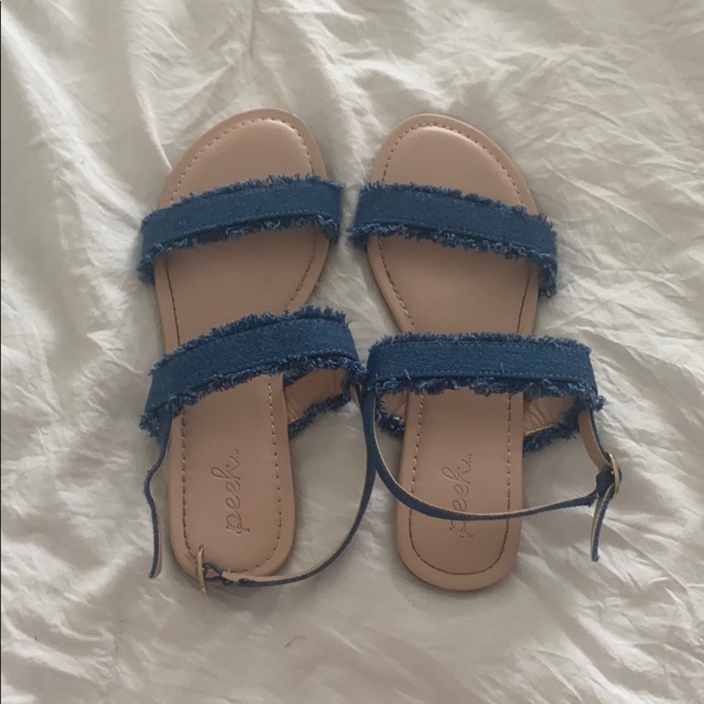 cute sandals!